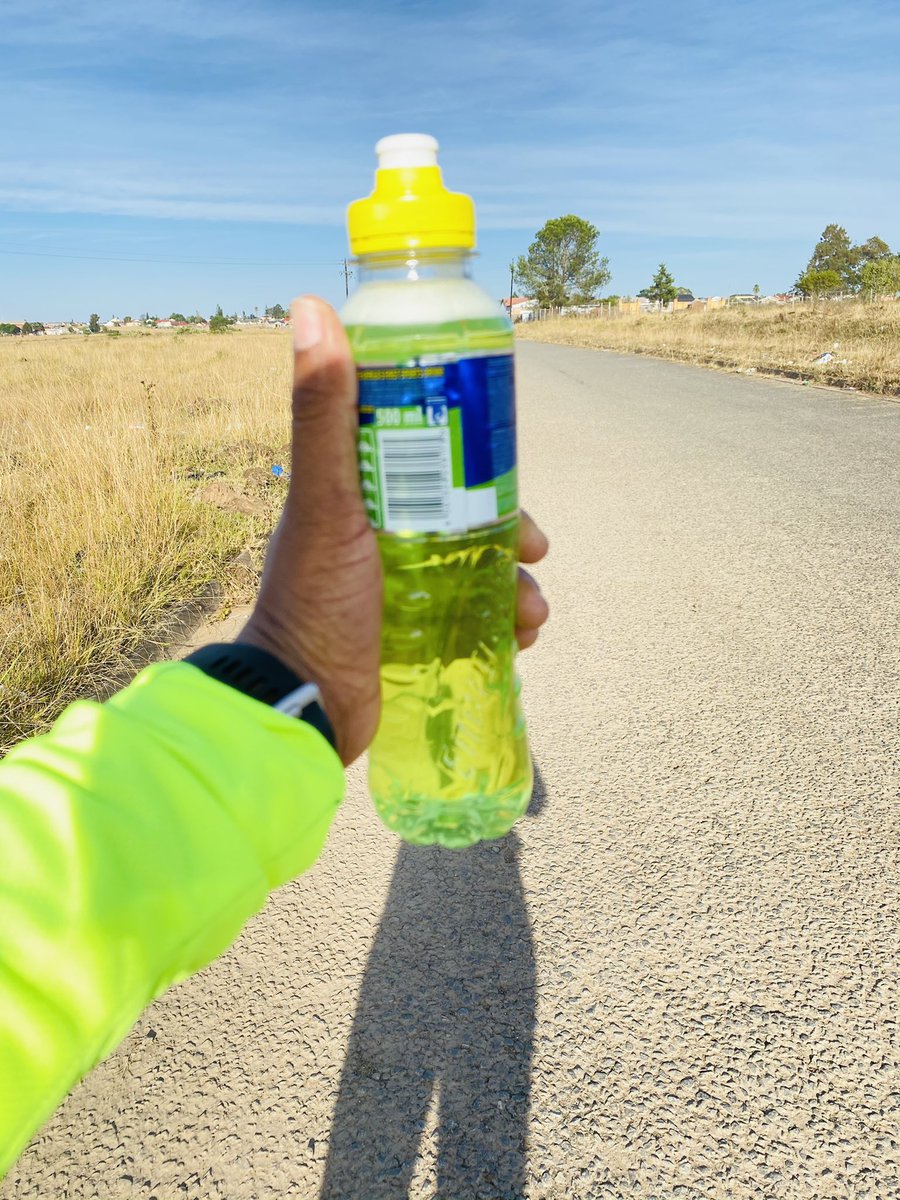 Anda81334644's tweet photo. Wednesday training we keep pushing #Runningwithtumisilo #FetchTacoTuesday #Fetchyourbody2023 #IPaintedMyRun #SiphiwoBukaniCharityRun #TheRedNation @club_cheetahs https://t.co/7097fcbOLB