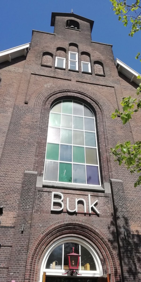JimBwick's tweet photo. Well I didn't expect this,turns out my pod-bed in #Utrect is in an ex-church. Good bar and restaurant inside too👍🏻 #BunkHotels #TravellingHammer #HammersInHolland⚒️🇳🇱 https://t.co/tlmUzvOtlO