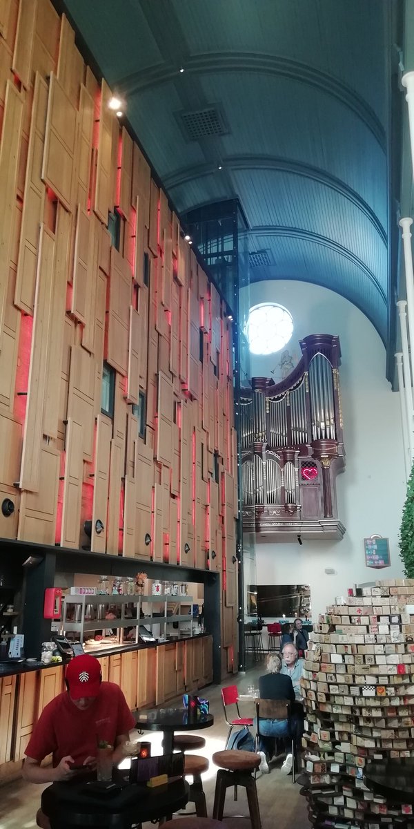 JimBwick's tweet photo. Well I didn't expect this,turns out my pod-bed in #Utrect is in an ex-church. Good bar and restaurant inside too👍🏻 #BunkHotels #TravellingHammer #HammersInHolland⚒️🇳🇱 https://t.co/tlmUzvOtlO