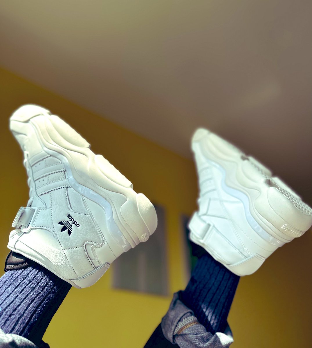 undsneakers's tweet photo. digging these for the summer 

Adidas Forum Millencon

 #adidas https://t.co/bpvm7s8Y7H