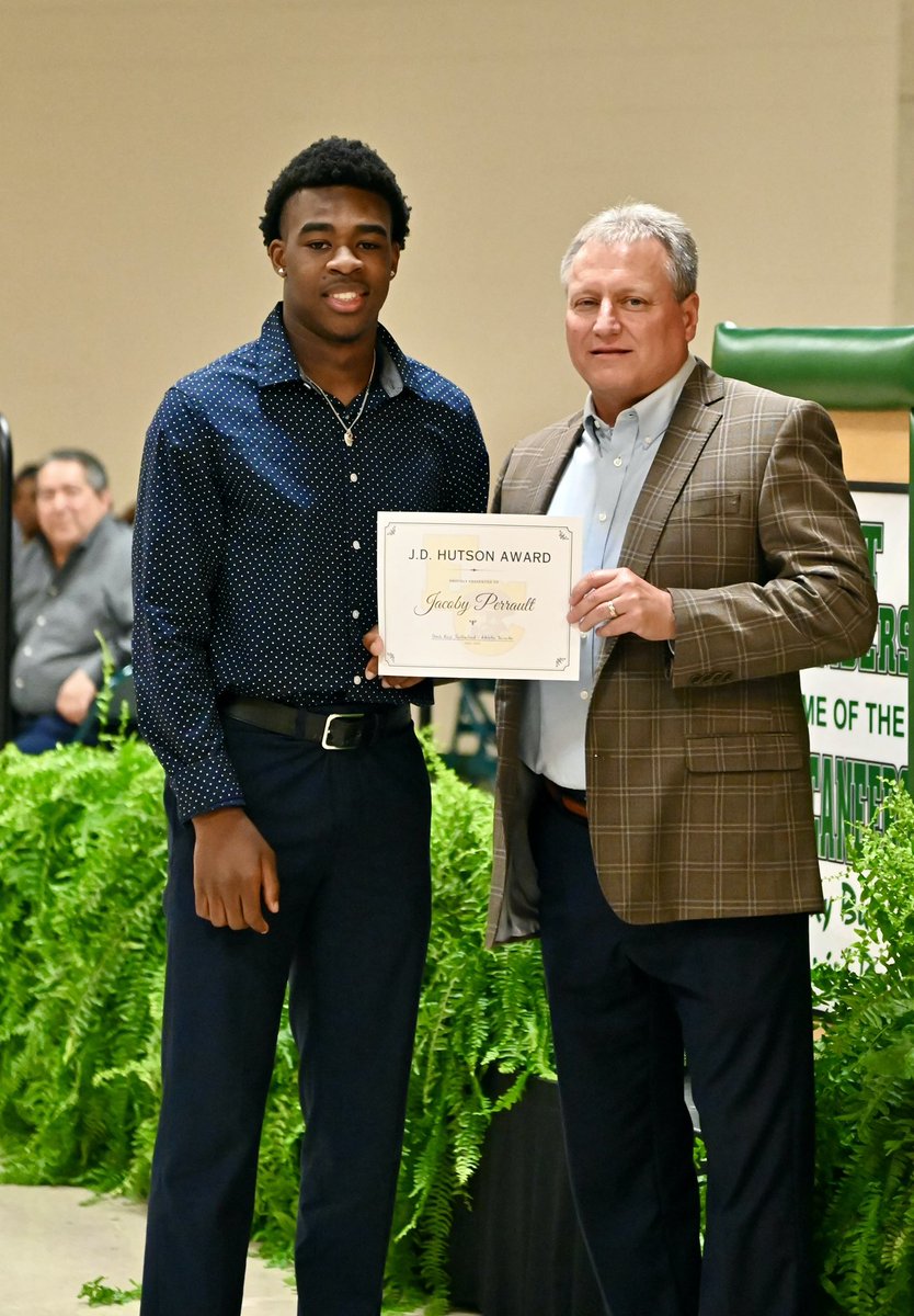ECBucsProgram's tweet photo. The JD Hutson Award goes to two deserving seniors for all their hard work and accomplishments. 

This year’s winners are @jacoby_perrault and Giselle Avalos.

We appreciate everything they did for our programs in high school and are excited to see what they do at the next level. https://t.co/Gy6IDrLTBF
