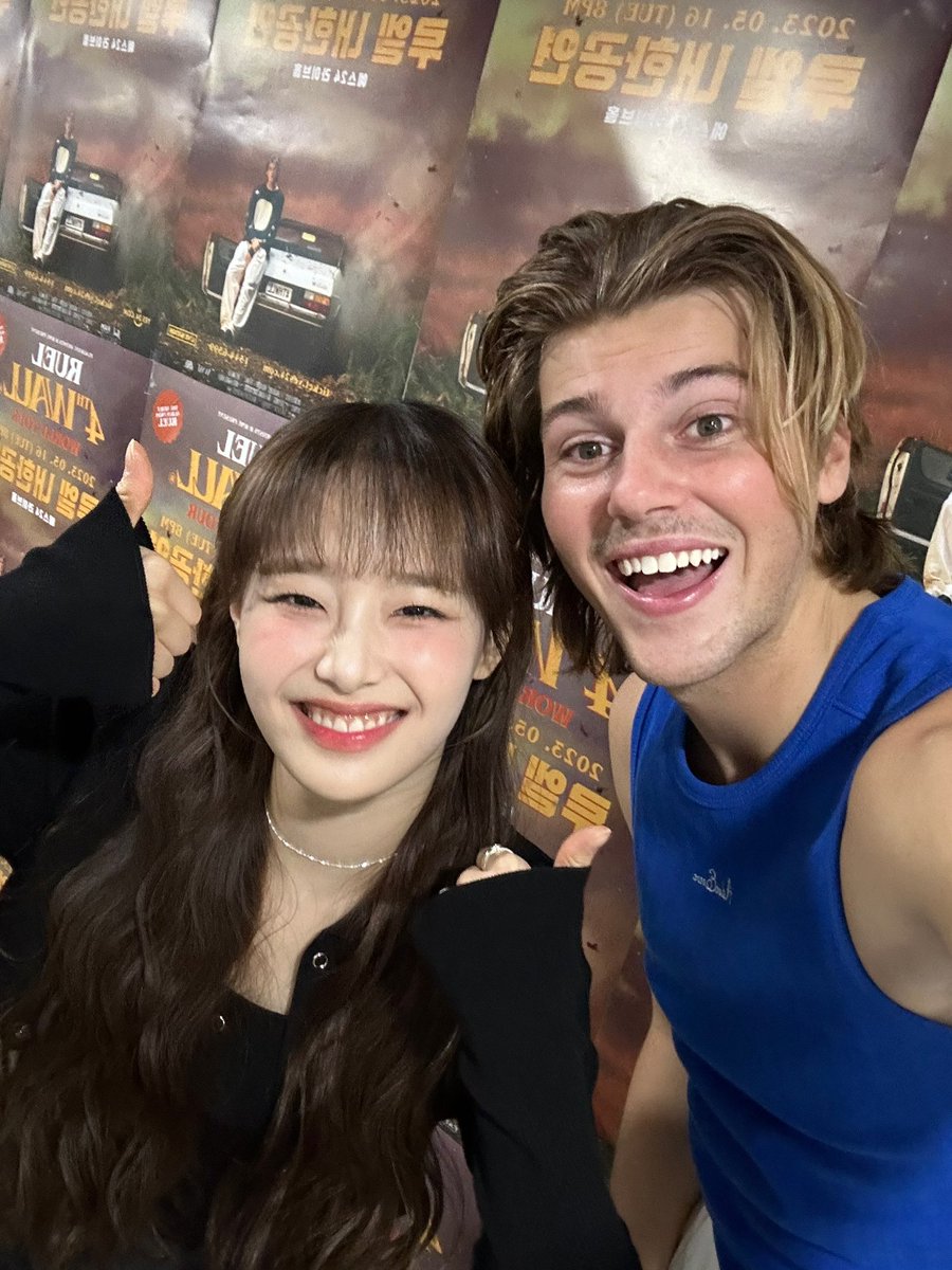 chuu_atrp's tweet photo. Ruel 콘서트🤍 어제 너무 재밌었어요
BUT, 오늘 올리는 이유는 💙인스타그램 (실수로 로그아웃..) 비번 까먹었어요…. https://t.co/GQxqWjELeu
