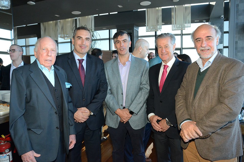 MTSSuy's tweet photo. El ministro @Pablo_Mieres participó de la presentación de la empresa QUBIKA, en el piso 40 del WTC. QUBIKA nace de la fusión de dos empresas del rubro tecnología en Uruguay @december_labs y @moove_it. https://t.co/f6l5GliujX