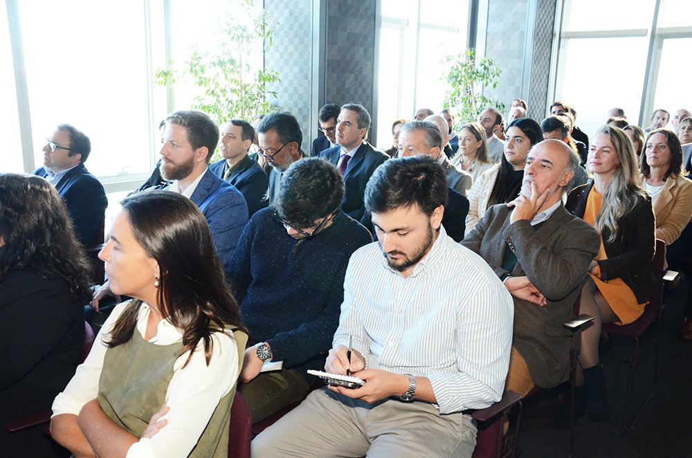 MTSSuy's tweet photo. El ministro @Pablo_Mieres participó de la presentación de la empresa QUBIKA, en el piso 40 del WTC. QUBIKA nace de la fusión de dos empresas del rubro tecnología en Uruguay @december_labs y @moove_it. https://t.co/f6l5GliujX