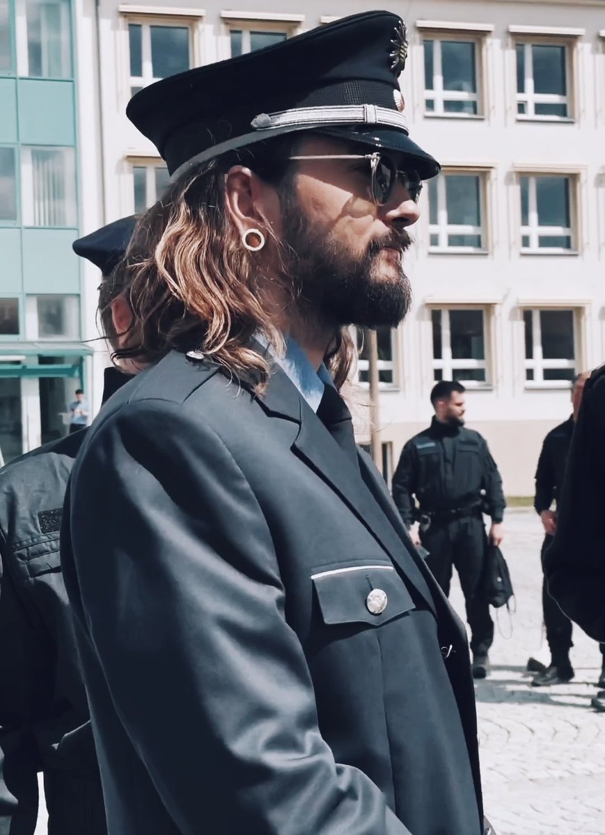 lassunskeine's tweet photo. Hey wey are... 
Tokio Hotel police officers 🖤👮👽 https://t.co/OT97atz8lq