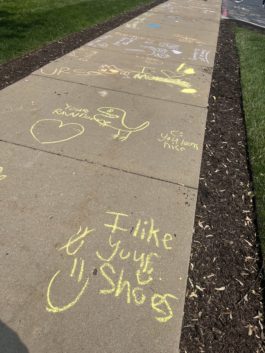 Alix Fron tweet media