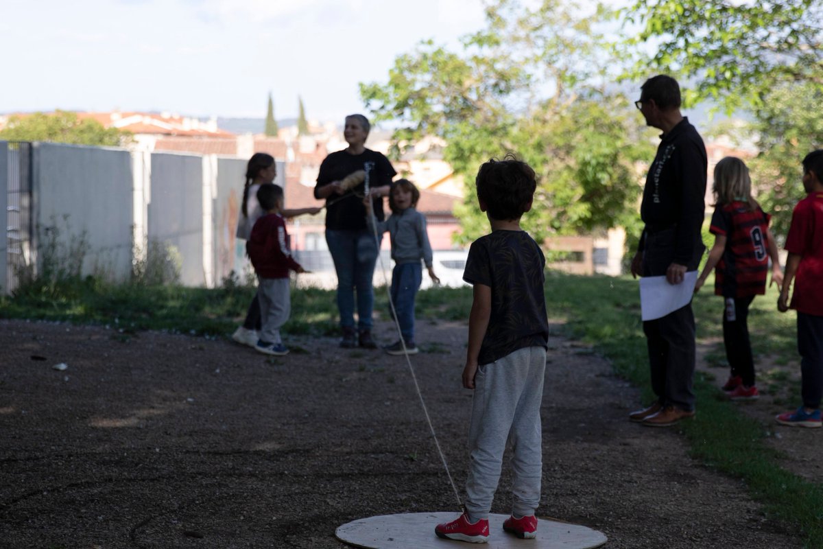 Ahir, <a href="/PlanetariCat/">Fora d'Òrbita</a> ens va premiar amb una tarda d'aprenentatge i descobriment, en la primera activitat de la Setmana de la família. Passió per l'astronomia de Rat Parellada i Carles Schnabel Gimeno, gràcies a <a href="/bibliotequesXBM/">BibliotequesXBM</a>