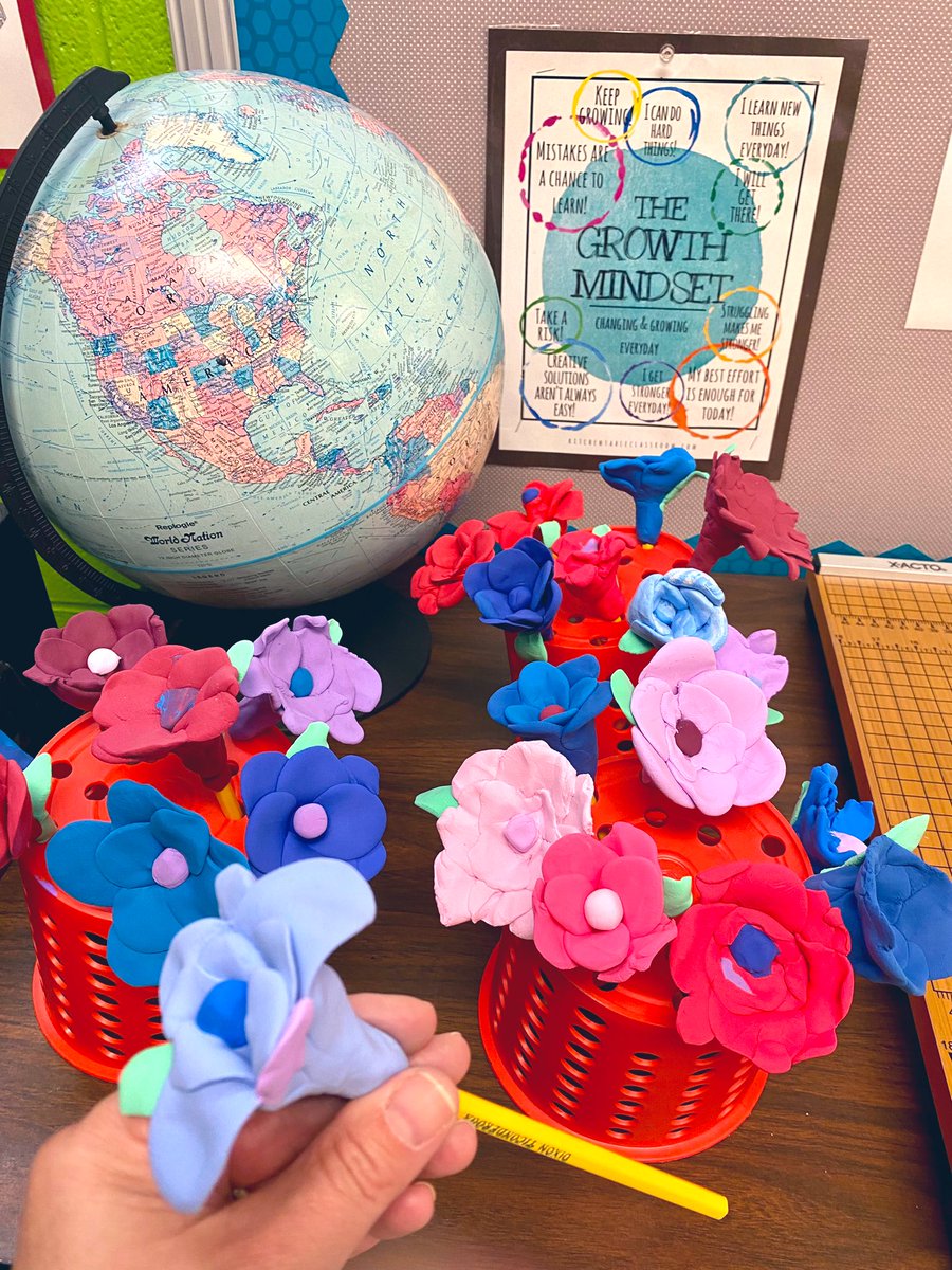 Lindsay Frack (@fracklindsay) on Twitter photo What can you create with a pencil, markers, and a little Model Magic??? Pencil toppers with 3rd grade!✏️🌹<a href="/PCPioneers/">Prairie Center Elementary</a> <a href="/Crayola/">Crayola</a> @CrayolaEdu #modelmagic #elementaryart <a href="/olatheschools/">Olathe Public Schools</a> What can you create with a pencil, markers, and a little Model Magic??? Pencil toppers with 3rd grade!✏️🌹<a href="/PCPioneers/">Prairie Center Elementary</a> <a href="/Crayola/">Crayola</a> @CrayolaEdu #modelmagic #elementaryart <a href="/olatheschools/">Olathe Public Schools</a>