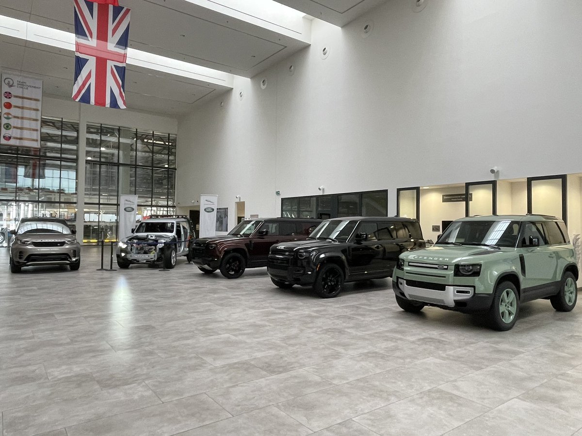 NigelMBaker1's tweet photo. One of the great recent British investment successes in Slovakia is @jaguarlandrover Nitra. Production started in 2019 and now thousands of top of the range #LandRover Defenders roll of the production line annually. Great for UK and Slovak trade. Quality 🇬🇧-🇸🇰 cooperation. https://t.co/IQZ4XrtJVk