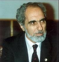 “Biz parçalanmış Oğuz halkları, kalkıp çok uzak bir yolculuğa çıkmışız. Bu yolculuk vatan topraklarının birleşmesiyle son bulacaktır.”

💬Ebulfez Elçibey