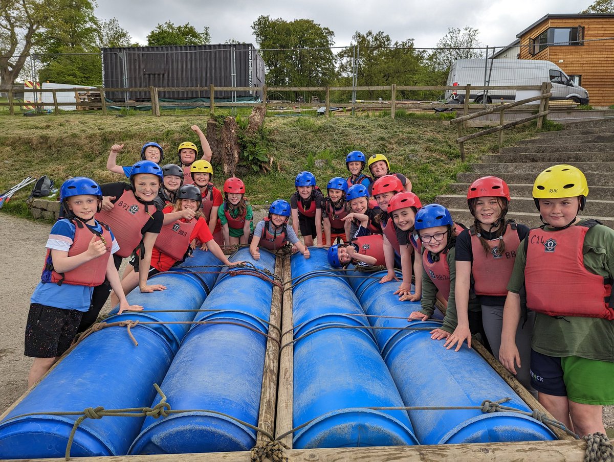 YsgolCiliauParc's tweet photo. Prynhawn arbennig ar y llyn yn canŵio ac adeiladu rafft. Joio https://t.co/VxWTuMusKV