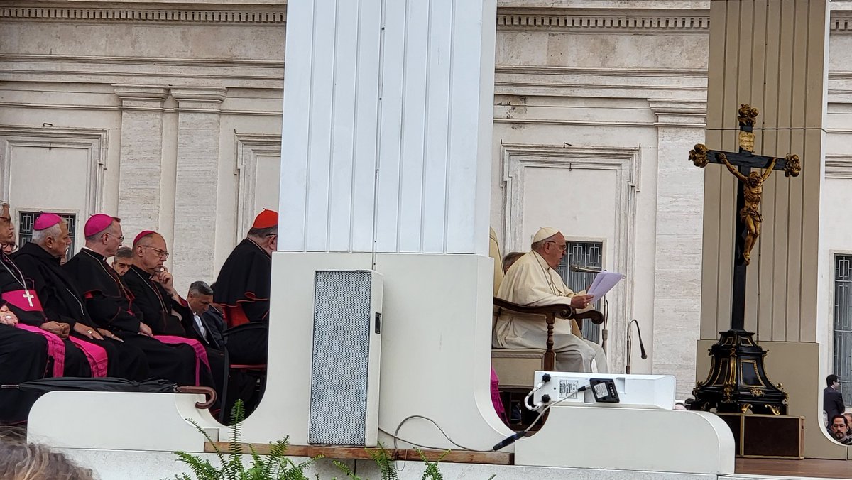 hamiltonvocatio's tweet photo. Bishop Lobsinger, William Meehan and I attended Pope Francis' General Audience in St. Peter's Square. The Pope spoke about being missionaries like St. Francis Xavier. Bishop Lobsinger was on the stage. Afterwards, crowds of people wanted a photo with him! https://t.co/VOfsseBrnD