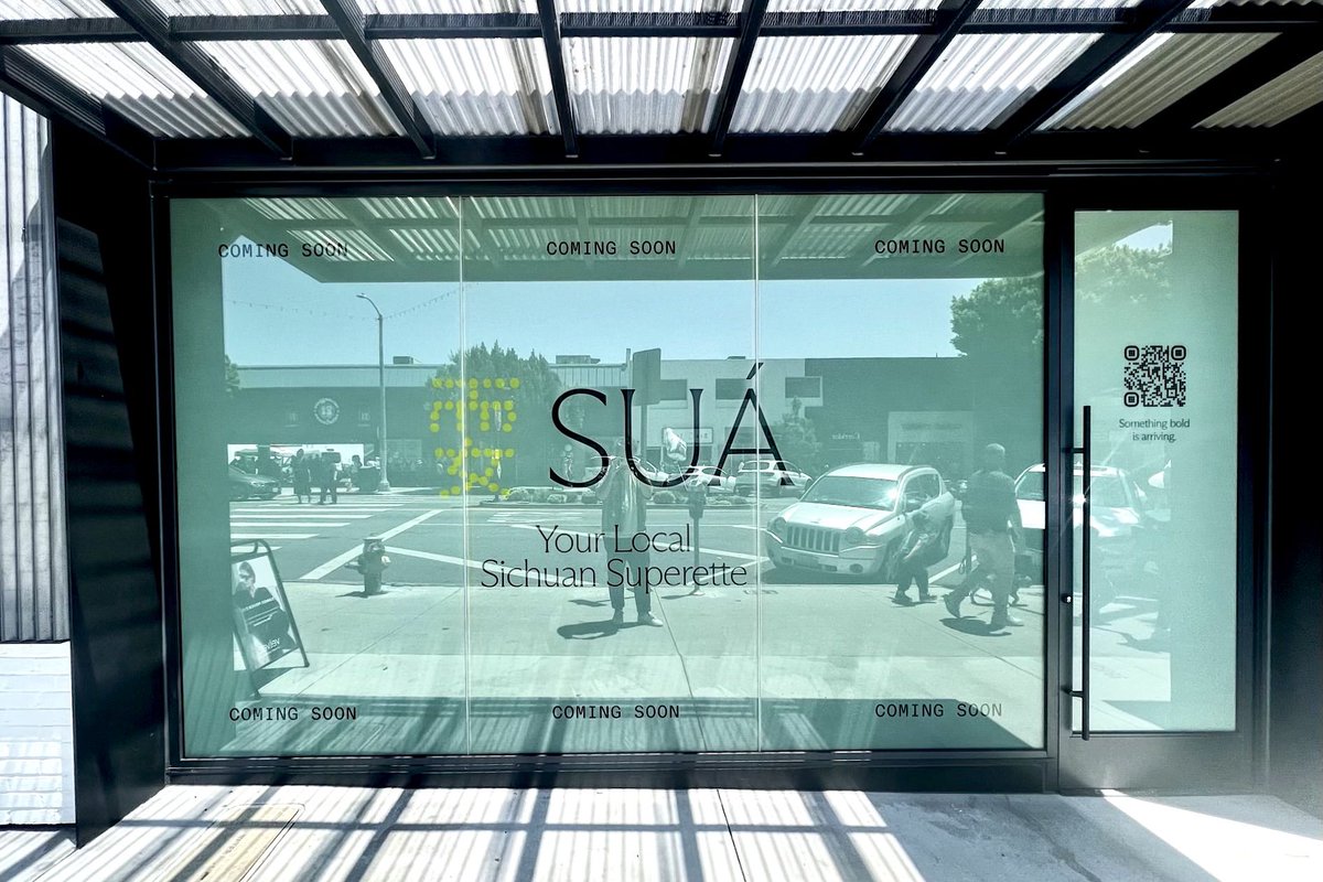 eaterla's tweet image. Chile crisp queen Jing Gao of Fly By Jing is opening a slick Sichuan market in LA’s Larchmont Village la.eater.com/2023/5/17/2371…