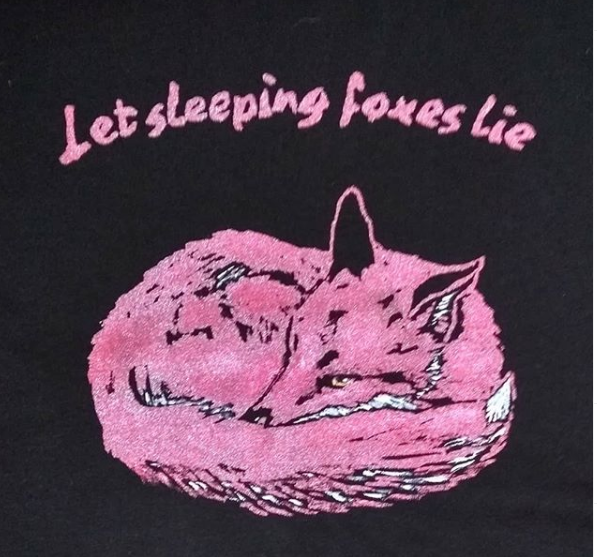 MercyFull18's tweet photo. LET SLEEPING FOXES LIE hand-printed original design t shirt printed in vegan inks. I was a hunt sab for over 10 years &amp; this is one of my favourite &amp; most popular designs. 10% profit gifted to wildlife rescue.
#foxes #huntsab #vegan #wildlife https://t.co/ZZxbVafedI https://t.co/XRCDbgtYIy