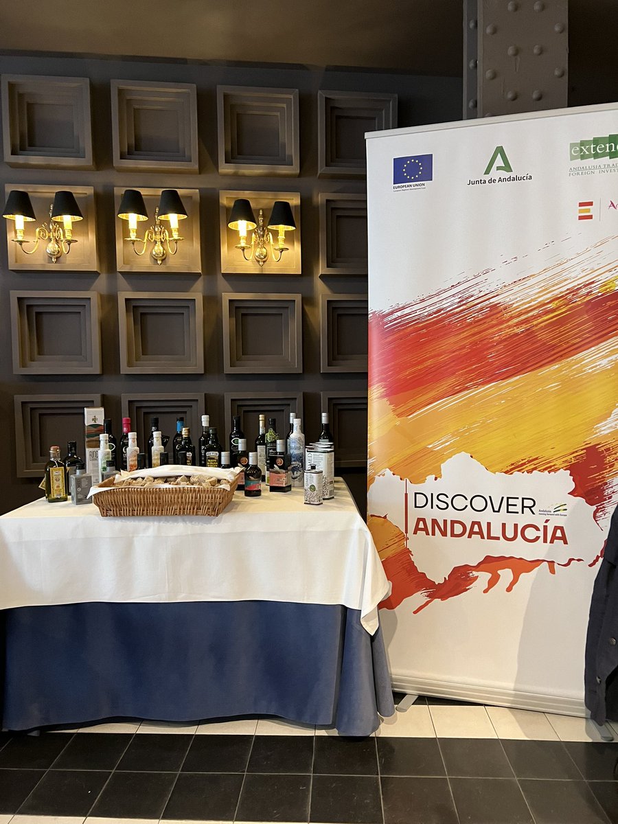 jennyljefferies's tweet photo. I was delighted to have been invited by The Trade Promotion Agency of Andalucía via The Spanish Embassy to attend their Extra Virgin Olive Oil Tasting at @hispanialondon
Thank you so much Judy Ridgway for a great day!
#oliveoil #andalucia #spain #foodoftheworld #tastingtable https://t.co/m0MvlMz3uV