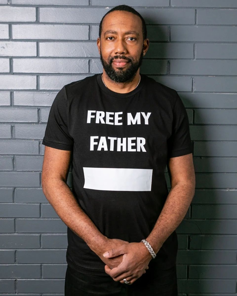 Join us at @HooverEnterprises and help end #MassIncarceration! Our t-shirts are a great way to show your support for sentencing reform. #Inspiring #Informative #FamilyFriendly #Inclusive #Supportive 

freemyfather.com
