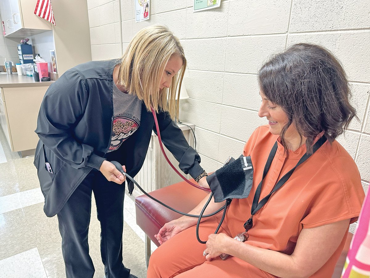 #Nurses: The critical, yet ‘unrequired,’ staff at your child’s school. “We don’t want to know what we’d do without (school nurses),” @LCSD_MS Superintendent Sam Allison said. ow.ly/VXNa50OitbX

#nurseineveryschool #weneedschoolnurses #studenthealth #safeschools