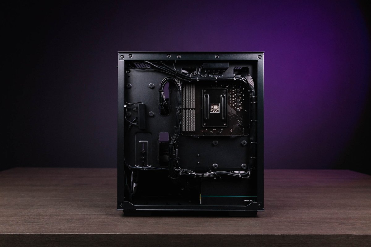 DeepCoolGermany's tweet photo. Und wie ist euer Kabelmanagement? 😉
Case: CH370 Black
📷 by @FjariltechLtd
#deepcool #fjariltech #pcgaming #pcsetup #pcgamer #gamerlife #gamerpc #rgb #teamrgb #fyp https://t.co/TNgg8IKwn3
