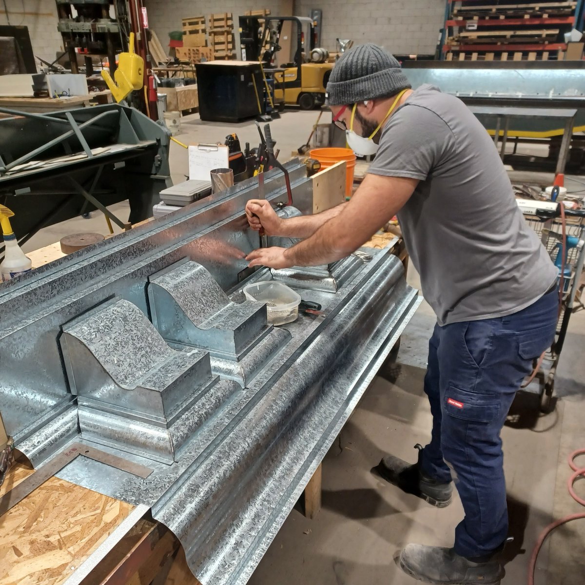 In the shop working on some cornice. 

#cahp #aia #heatherandlittle #copperroofing #nrca #heritagerestoration #heritagebuildings #sheetmetal #metalshingles #restoration #sheetmetalsupplier
#SMACNA #OAHP #APPRESERVATION