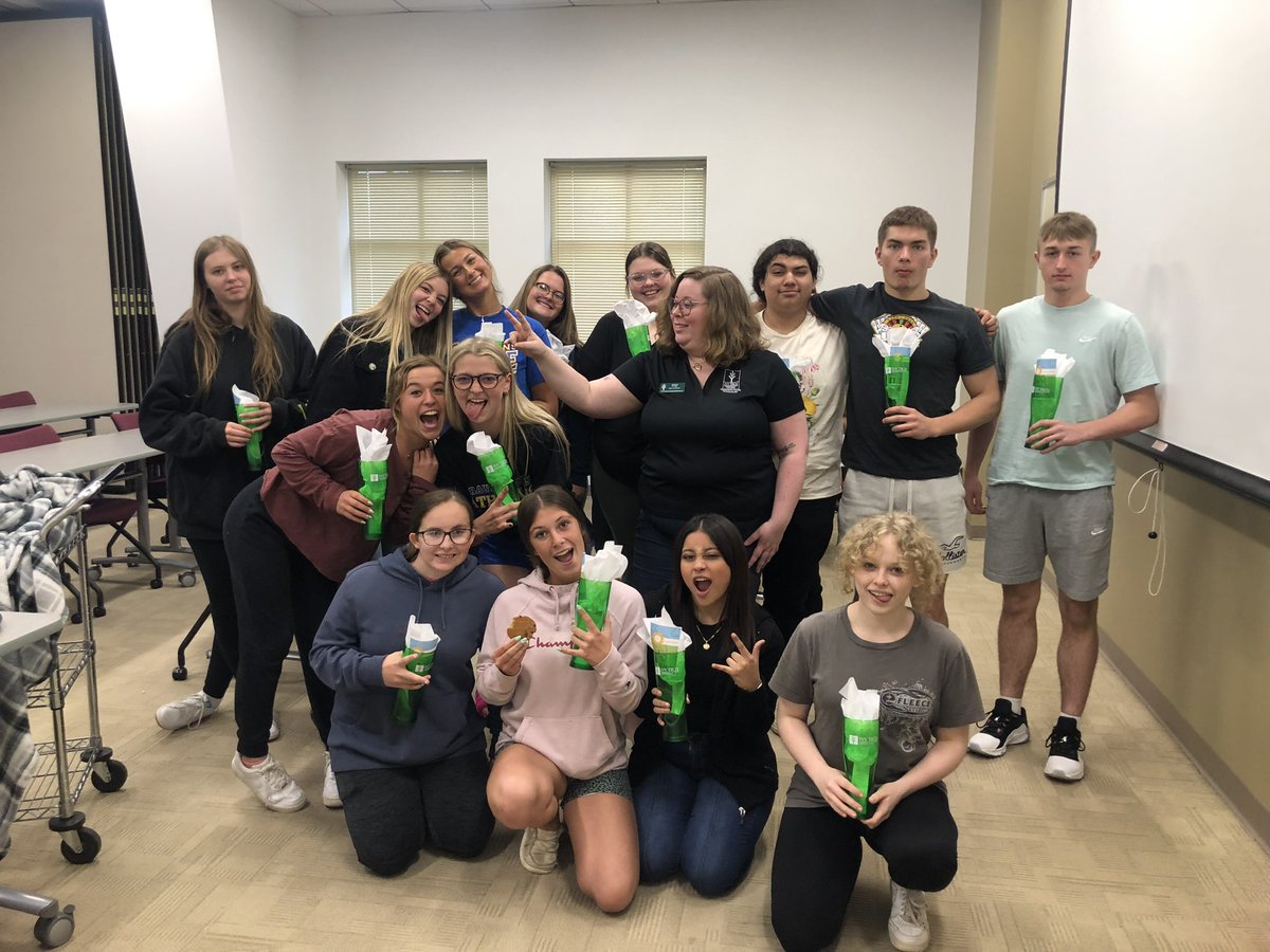 westcentralcte's tweet photo. We love our partners at @laf_ivytech - Crawfordsville! Yesterday our Pre-Nursing (CNA) students were treated to cookies, popcorn, and root beer floats by the staff. Celebrating the second-to-last week of school! #cte 🍪🍿🥤 https://t.co/Tiybu0lj3k