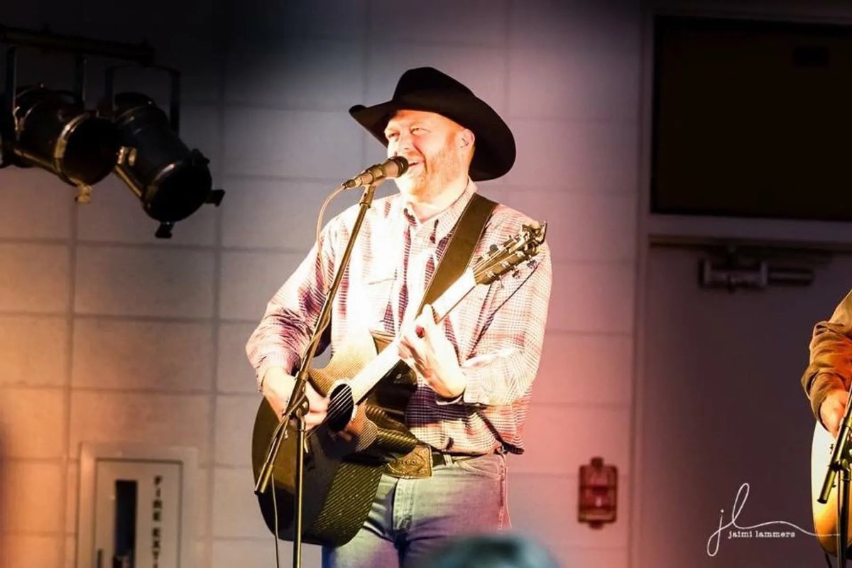 A hometown favorite, who was born and raised in Wessington Springs, Mr. Dustin Evans will be performing as our evening entertainment at the SDSU Energize conference!!

Register Here: extension.sdstate.edu/event/energize…

Music by Dustin: youtu.be/qjLDdy6RXhQ