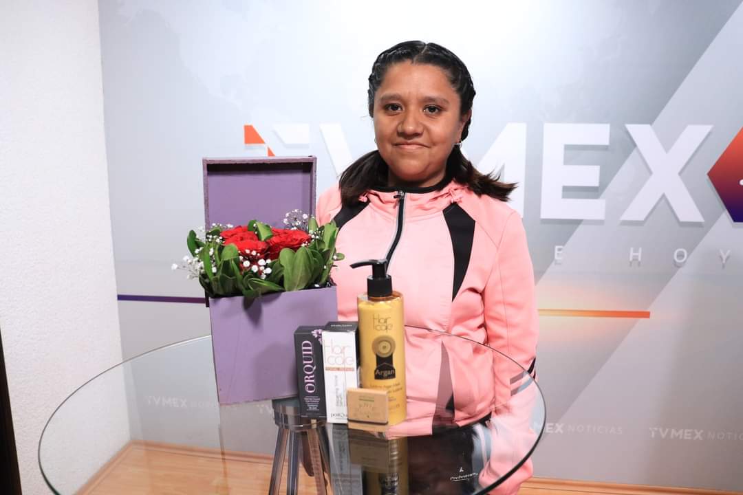 radiomex's tweet photo. 👉Ellas fueron las ganadoras de apapachando a mamá.🥰
En #Radiomex siempre te consentimos con los mejores regalos.
Sigue participando en nuestras dinámicas y tú como ellas, ¡GANA!👌 #Radiomex17Años #LaRadioDeHoy
🙏 - #Itacate #MásGuapaSpa #Valeavi #PostQuam #EnviaCuadros.Com https://t.co/d9fxdVDgb9
