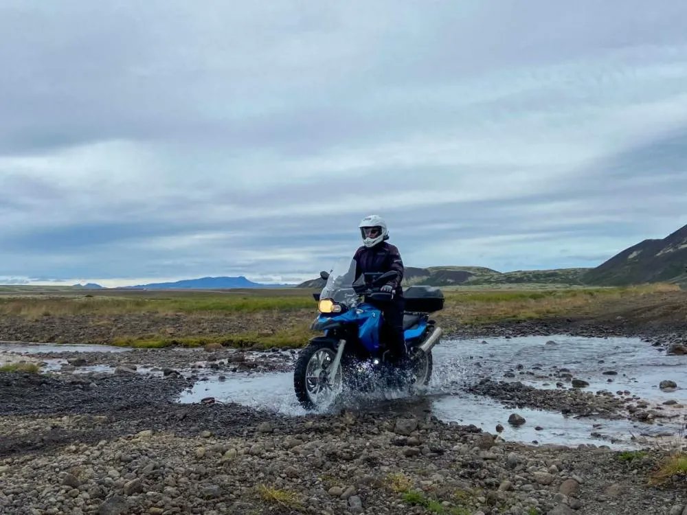 Riding my motorcycle in Iceland was such a great expeirence, I've put together a list of my top highlights. You know, the biggest views, most powerful waterfalls, best riding roads, and happiest moments. Along with a couple of the not-so-highlights... >> splodzblogz.co.uk/2023/04/23/mot…