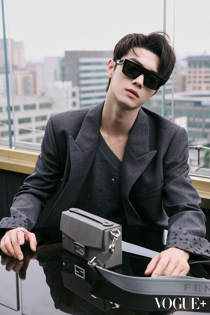 xukaidrama's tweet photo. FENDI x Vogue+ | Exhibition
17.05.2023

Vogue+ released shots of Xu Kai in collaboration with FENDI Exhibition event on 16th May.
---------
🖇️https://t.co/6wwPnVDKYj

#XuKai #许凯 #สวีข่าย  #シュー・カイ  #許凱  #쉬카이  #hứakhải https://t.co/Zm9ARdX2wt