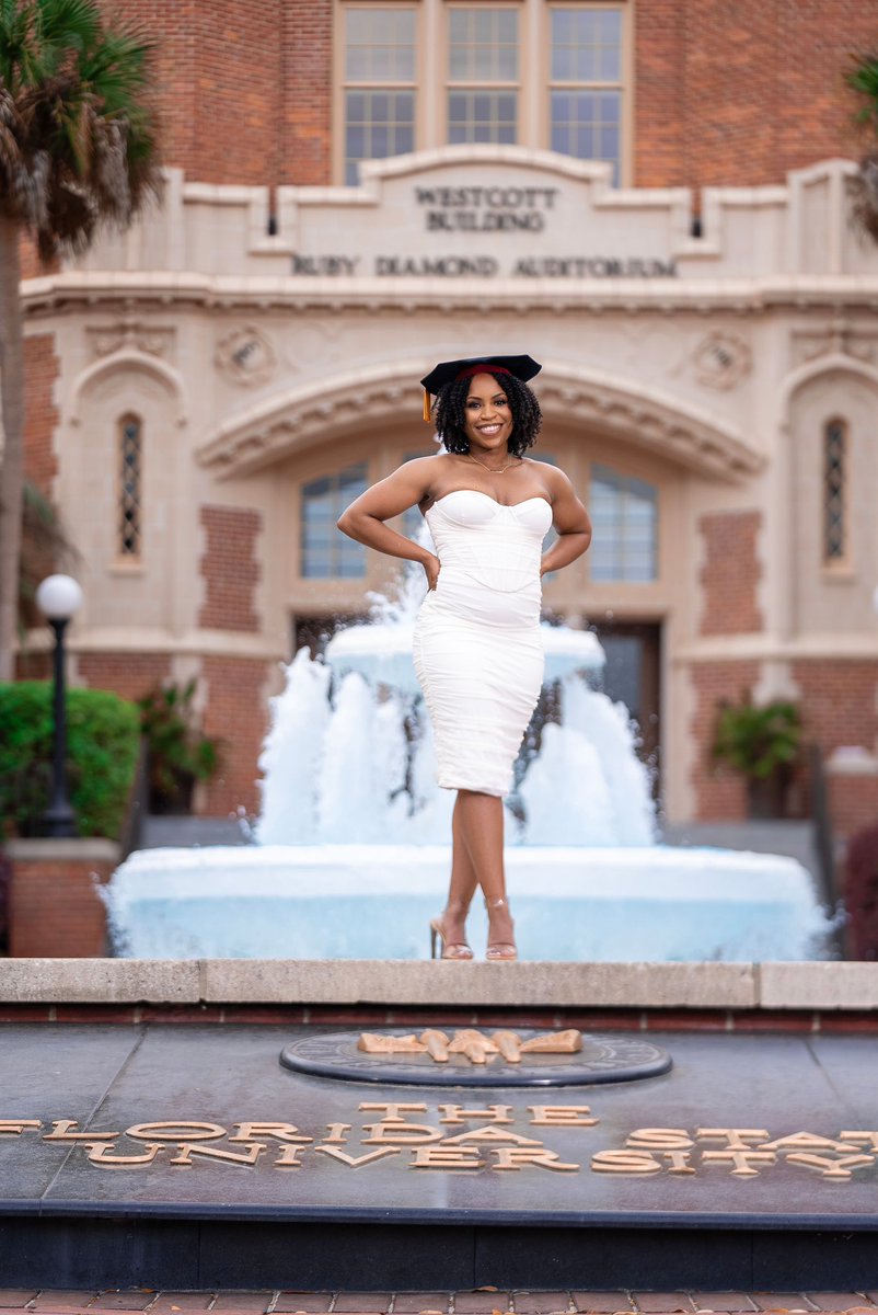 itslilbit_'s tweet image. 3 days until Amber Hannah, M.D.