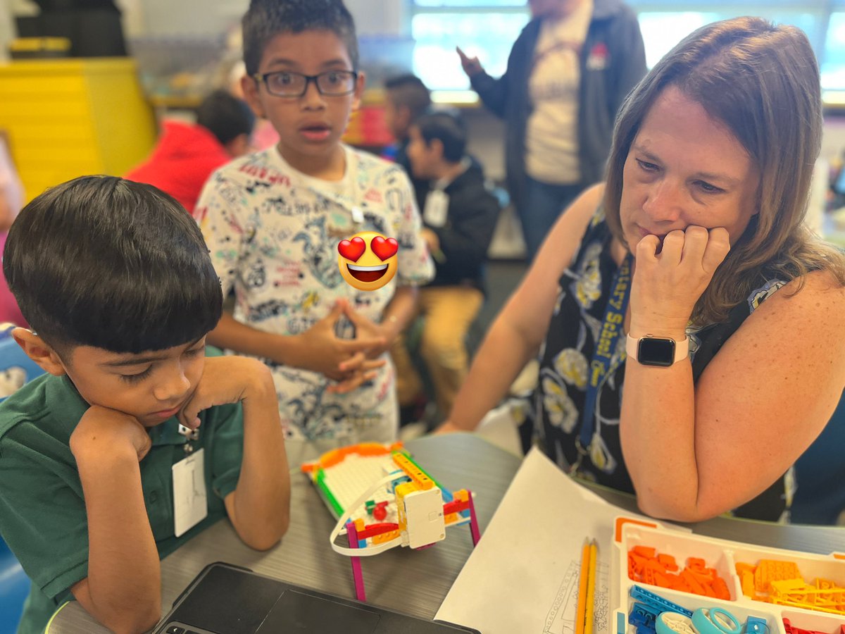 MrsHuber_DLC's tweet photo. Thanks @deechaca and  @ASJohnston1 for inviting me out to your STEM lab today! Loved watching the engagement and excitement of your Jaguars! That face 😂 @MrsCentenoo @lmr0050 https://t.co/zLaLb055d9