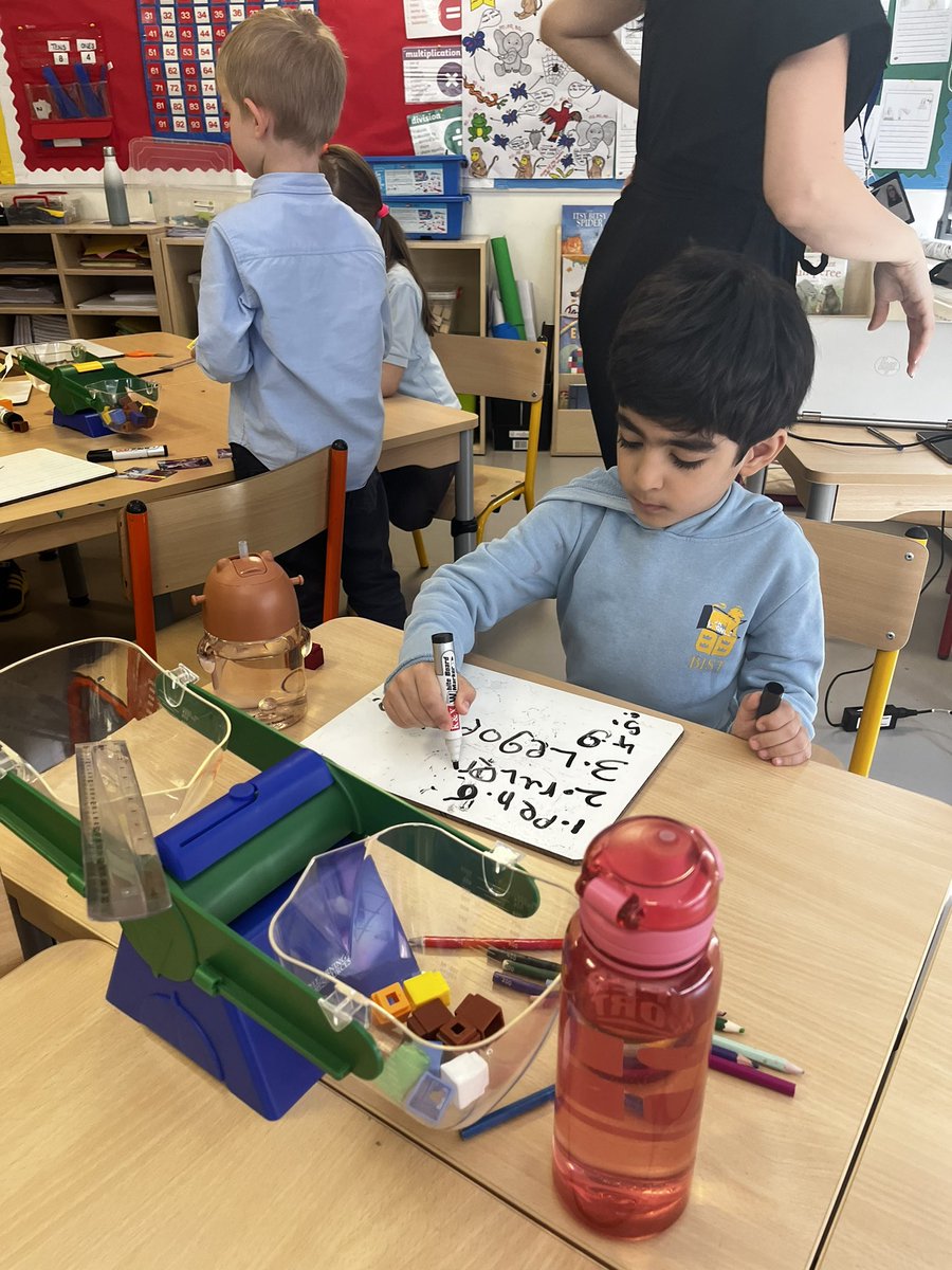 Today we were learning about weight. He we used balance scales and cubes to measure the weight of different classroom items ⚖️