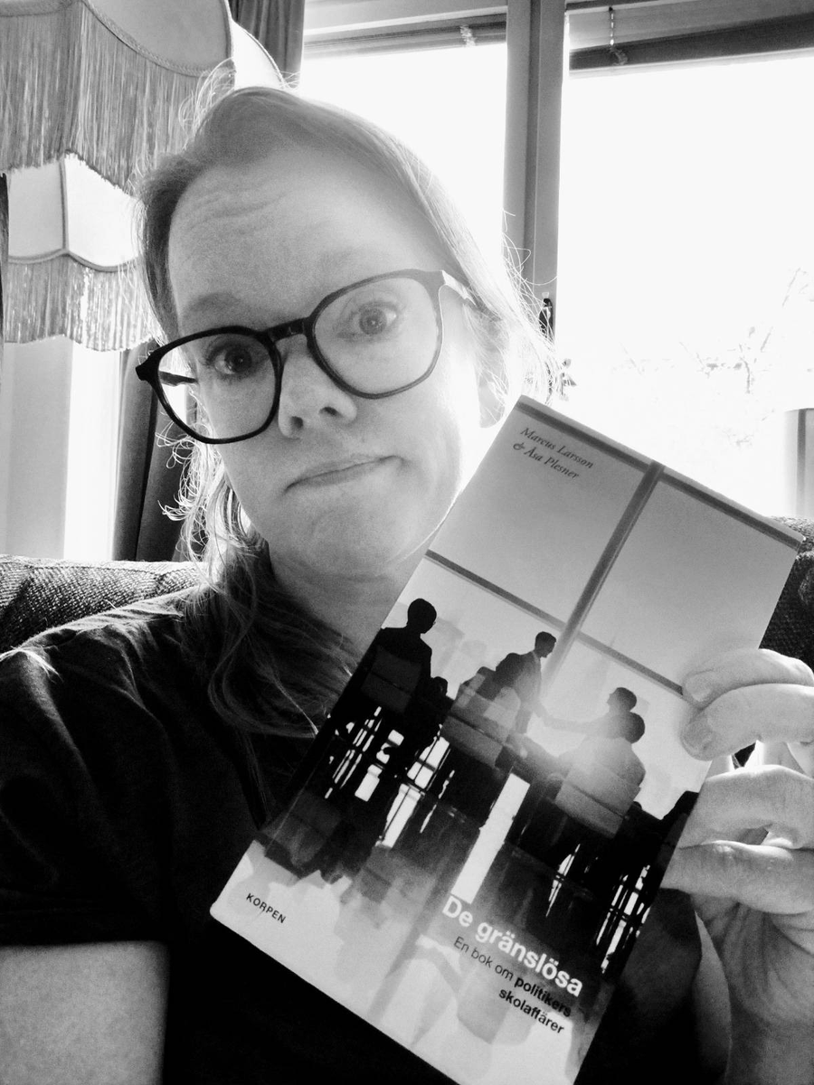 asaplsnr's tweet photo. Imorgon 8:20 är jag och De gränslösa i @nyhetsmorgon. Budskap: skolpolitiken stämmer inte med folkviljan, s k styrningskapning kan vara en orsak till det.  

De försökte hitta en gäst som vill ge en motbild. Ingen vill ställa upp, så det blir bara boken och jag. Titta gärna! https://t.co/VvJHYvkETN