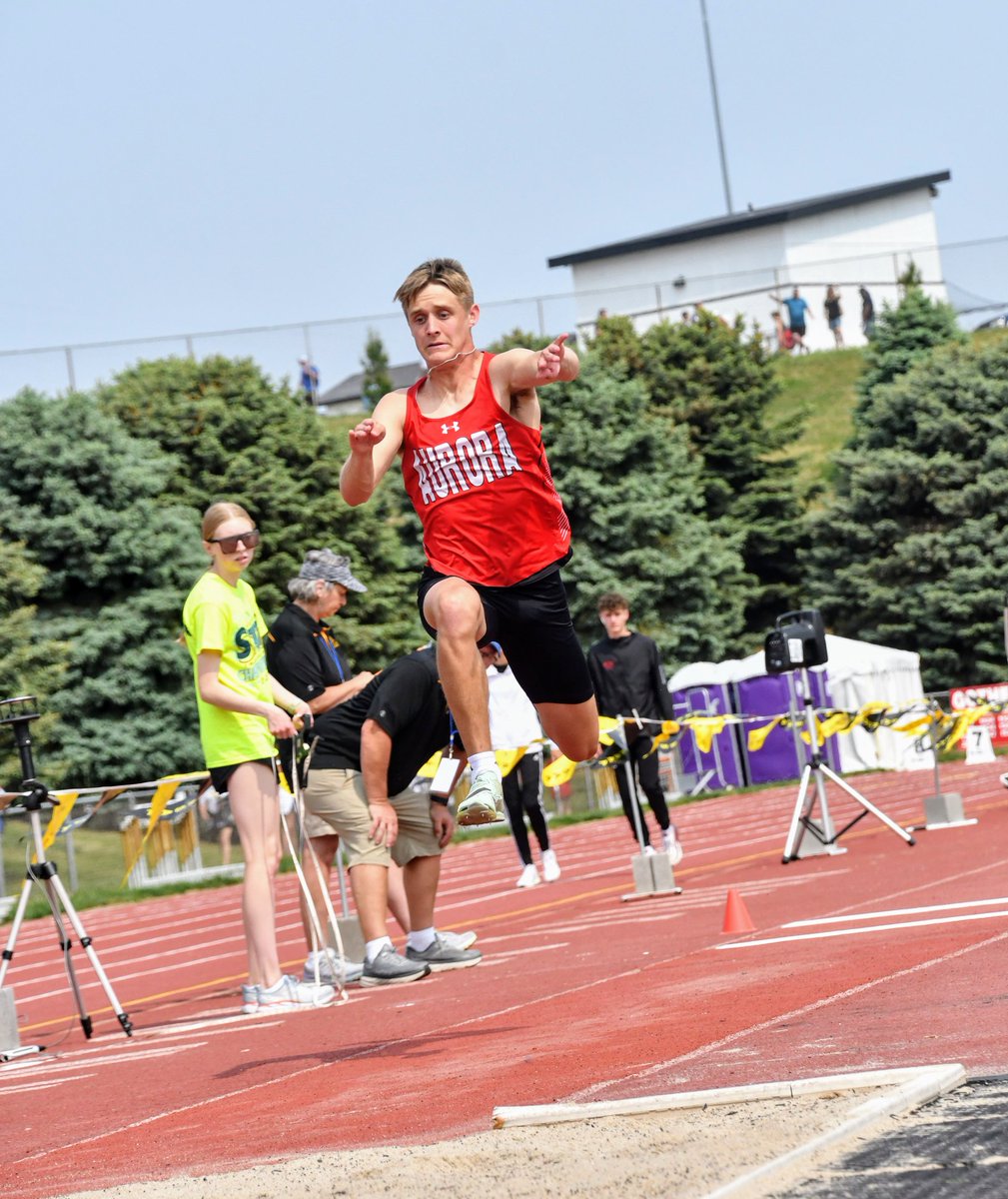 Back 2 back. Carsen Staehr wins the Class B triple jump with a mark of 47-9.75. #nebpreps