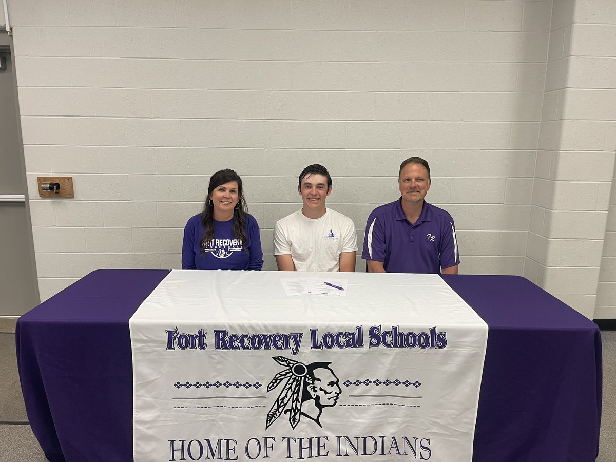 CaleRammel1's tweet photo. Excited for the next chapter!! #ohiochristian https://t.co/fnYm4Kvdbh