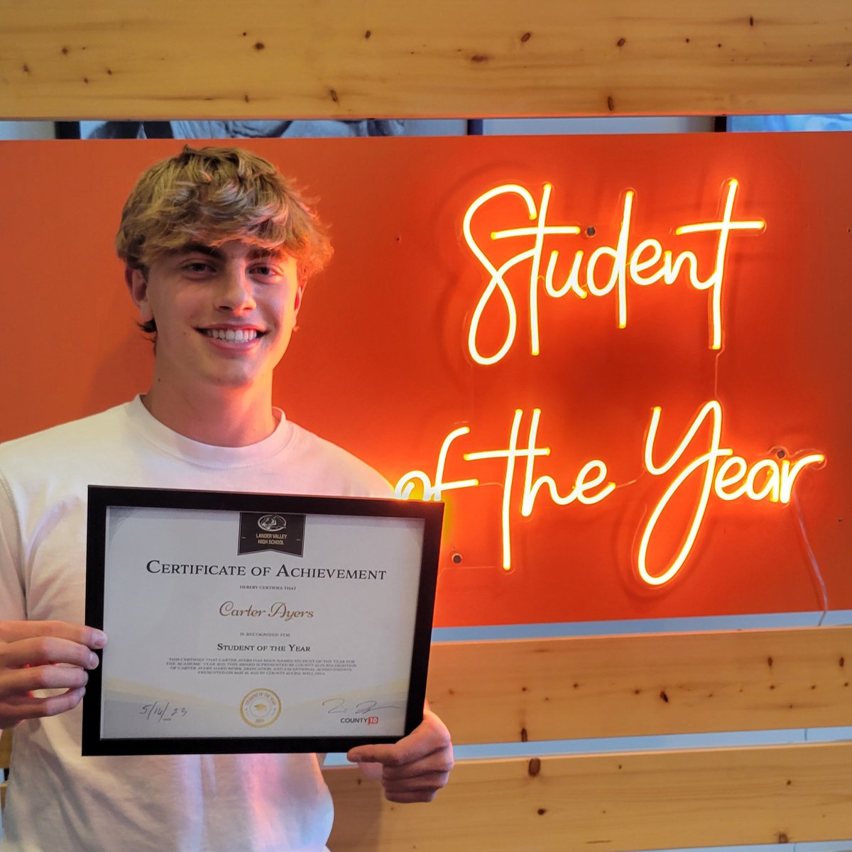 MrsLeafgreen's tweet photo. Carter Ayers was honored last night at the County10 banquet for Student of the Year. He was awarded a $500 scholarship. 

Congrats, Carter!!

https://t.co/e1F7yestLW https://t.co/NKxpuOASJc