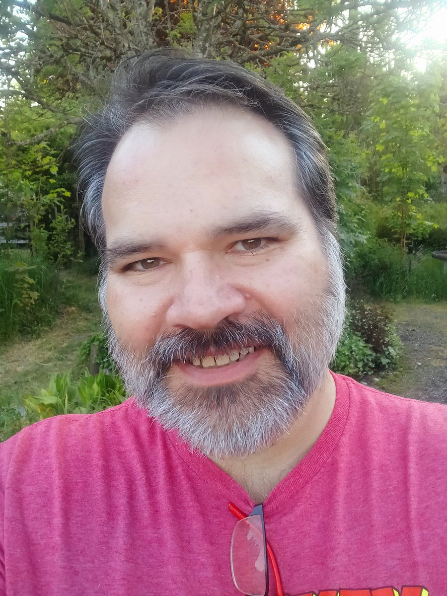 Wishing all of you a great day! I hope something amazing happens to you today! #love #peace #pnw #actorslife #actor #outdoors #FilmInWa #spring #selfie