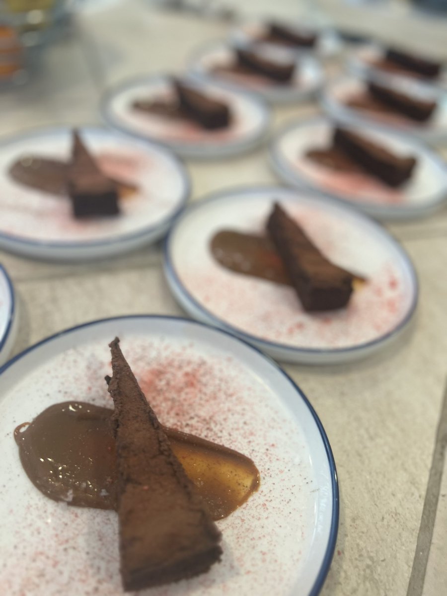 Justin Lewis🐧🦍✳️👨‍🍳🔪 tweet media