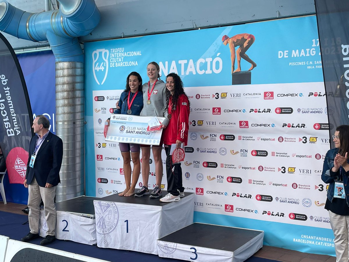 🏆 Podium Final A Trofeu Internacional Ciutat de Barcelona - Circuit <a href="/MareNostrumswim/">Mare Nostrum Swim Tour</a>

200m Backstroke Women

🥇 LAURA BERNAT 🇵🇱 (2:09.86) 
🥈 ÀFRICA ZAMORANO 🇪🇸 (2:10.16) 👏👏👏
🥉 ASSUNÇÃO ALEXIA 🇧🇷 (2:13.42)
Més info: bit.ly/TICB2023 
<a href="/nataciocat/">Federació Catalana de Natació</a> #TICBnatacio23