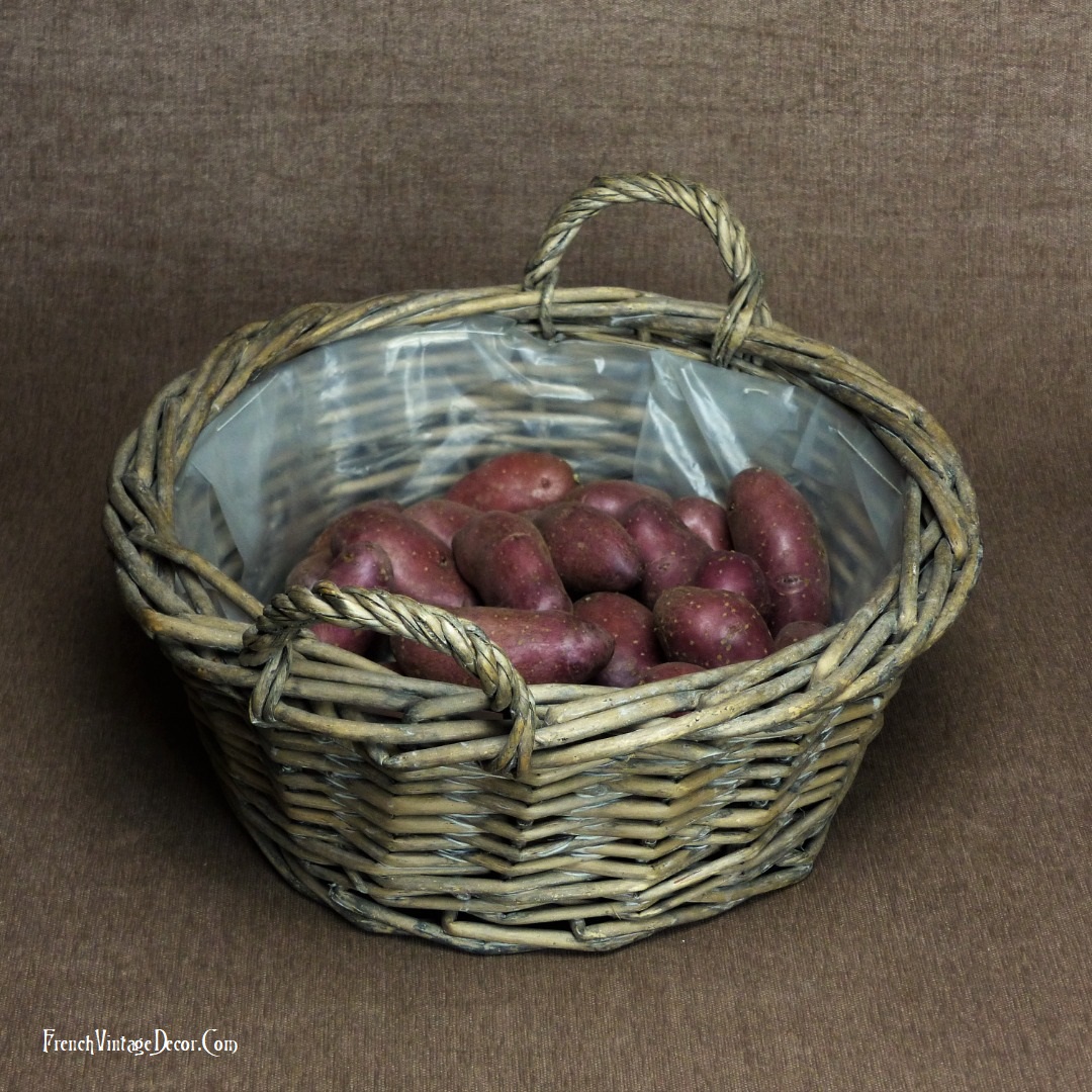 Rustic French Wicker Harvest Basket
frenchvintagedecor.com/listing/767699…

#wickerbasket #baskets #farmhouseinteriors #homedecor #cottagestyle #storageideas #etsyseller #frenchcountrydecor #brocante #vintagestore #cottagegarden #retrodecor #rusticstyle #decor