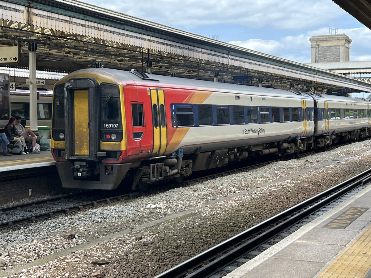 TomSingleton4's tweet image. 159107 at Exeter St David’s after arriving with a service from Waterloo. 

#class159