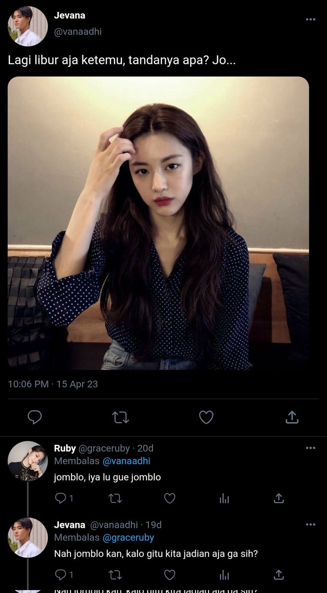 plot twist

; Jaemin few tweet au
by chizelilac