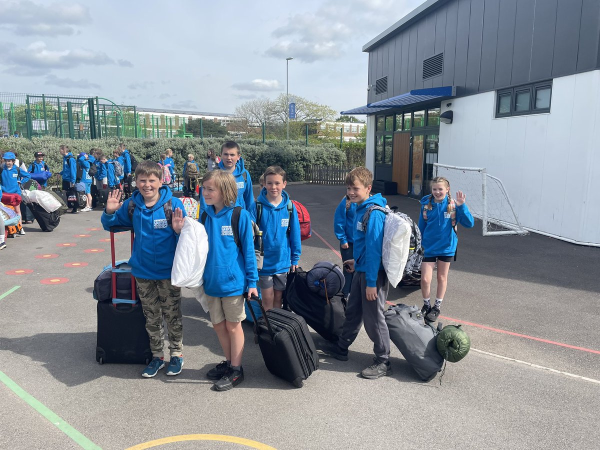 AvonwoodDHT's tweet photo. Ready, set, go - we are off on our Adventure! Very excited. Arrived safely. #teamAvonwood https://t.co/clxDogSPNw