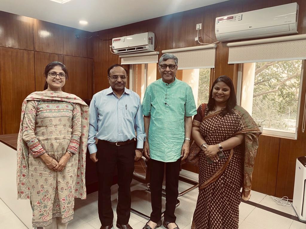 BPNI team met Dr. Dheeraj Shah, Director, NIHFW @NIHFWofficial yesterday to discuss concerns pertaining to  #breastfeeding practices monitoring and support, rising #NCDs burden and promotion of #unhealthy foods. Grateful for giving us your valuable time.
@Moveribfan @nupurbidla