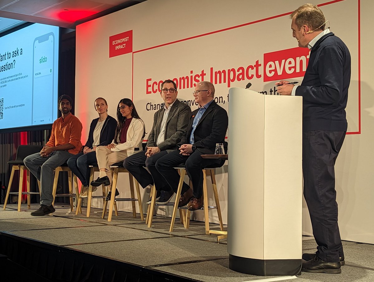 ChristinaYZhang's tweet image. Advice from Teena Idnani @Investec @sflinter @vgoliber @LeeFulmer Muhammad Al Saiyari Quantum Lead @aramco @rajkk1 hosted by @tomstandage:  1. Invest less to start 2. Educate 3. Focus on commercial value 4. Collaborate to achieve use case #quantum  
 #EconQuantum @EconomistEvents