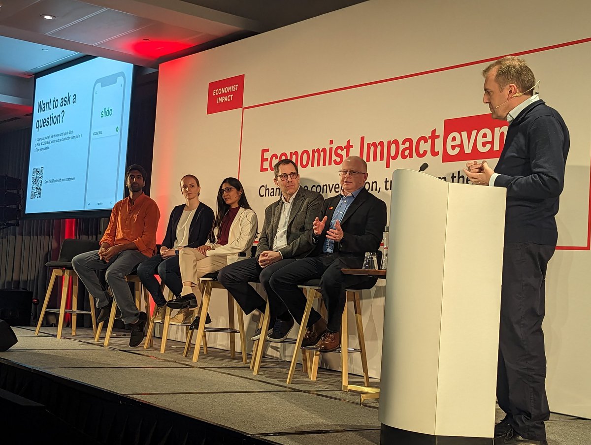 ChristinaYZhang's tweet image. Advice from Teena Idnani @Investec @sflinter @vgoliber @LeeFulmer Muhammad Al Saiyari Quantum Lead @aramco @rajkk1 hosted by @tomstandage:  1. Invest less to start 2. Educate 3. Focus on commercial value 4. Collaborate to achieve use case #quantum  
 #EconQuantum @EconomistEvents