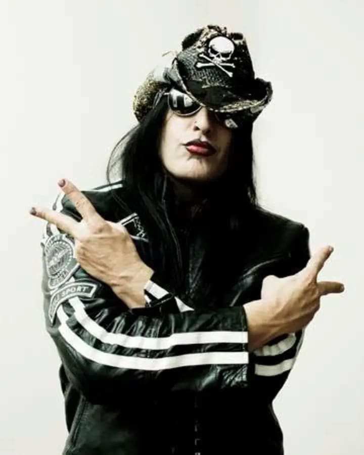 MyMetalFans's tweet photo. Steve Summers voice of @PBF323 “Pretty Boy Floyd” keeping the Glam Metal Movement on lock! PBF still thriving, touring, recording, and Rocking!! 🤩🎸⚔️🛡️🍾 We will be talking w Steve this week stay tuned! https://t.co/t2pdc7AzxD