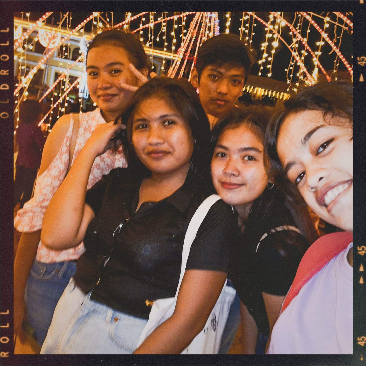 micahamnidaaa's tweet photo. Homiesss ❤️

#CMUBAELS 
#WeNeverGoOutOfStyle 
#Doreenified https://t.co/IyYiXZVJTO