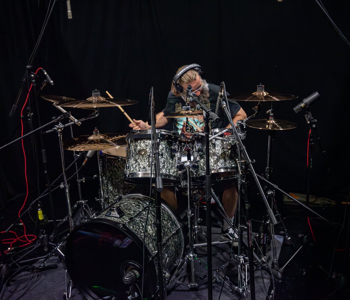 Perceivedband's tweet image. Recording the drums for the new album was a lot of fun. Long day, but it sounded great. 
📸 Crawley Photography 
#perceived #perceivedband #perceivedrecords #drums #drumming #drummer #recording #tracking #mic #raw #real #room #sound #sounds #tama #promark #evans #paiste #endorse