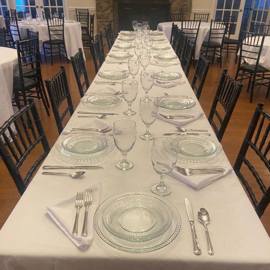 Friday Dining at #deepspringsclub - May 19 Members' & Guests Reservations Only from 6-7:30pm MENU: ENTREES 12 oz Prime Rib 6 oz Honey Dijon Glazed Salmon Chicken Florentine Pasta SIDES Roasted Garlic Mashed Potatoes, Rice Pilaf, Creamed Spinach + DESSERTS