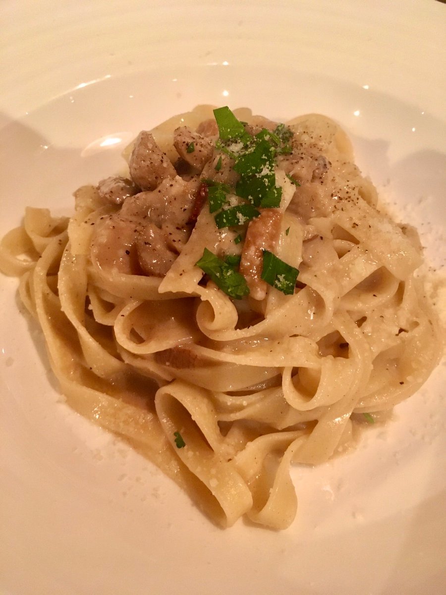 sakimizutani's tweet photo. 昨晩はイタリア料理、
新静岡セノバ近くのソーロイオさんへ。
思った以上に量があり（というより注文し過ぎた��為に）
お客様も私もお腹がぱんぱかぱん🤣。
シェフの丁寧なお料理、
久しぶりでしたが
変わらずとても美味しかったです😊。

＃soloio
＃ソーロイオ　
＃イタリアン　
＃イタリア料理 https://t.co/vagx6bk4pb